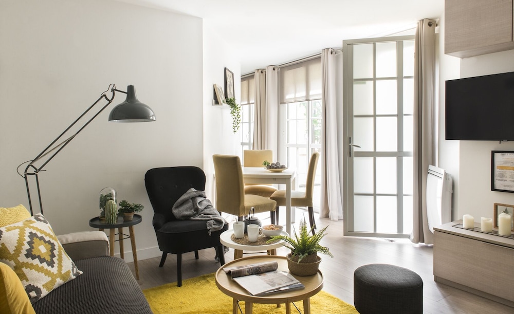 Le Logis Versaillais 13/26