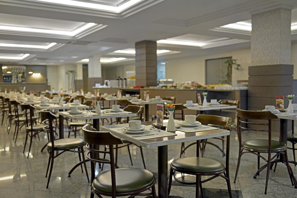 Astron Suites Sao Jose dos Pinhais 37/54