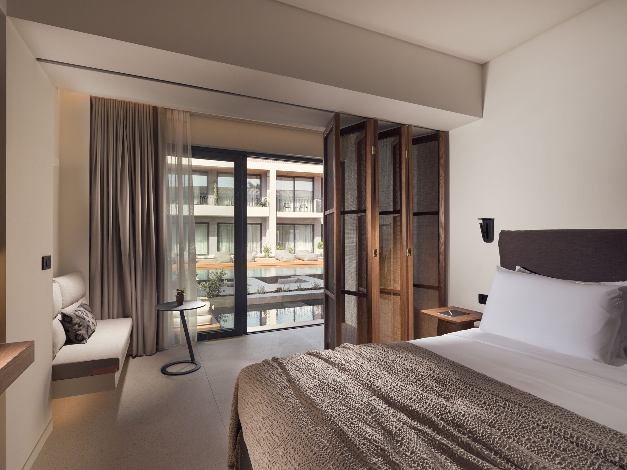 SUITE SUPERIOR SHARED POOL