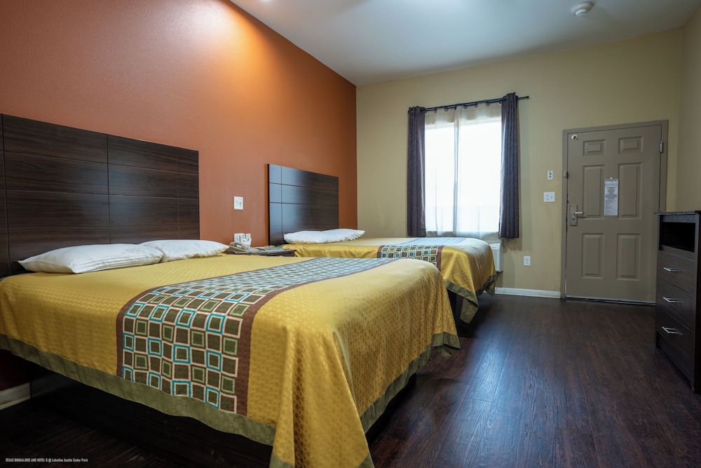 COMFORT, 2 QUEEN BEDS