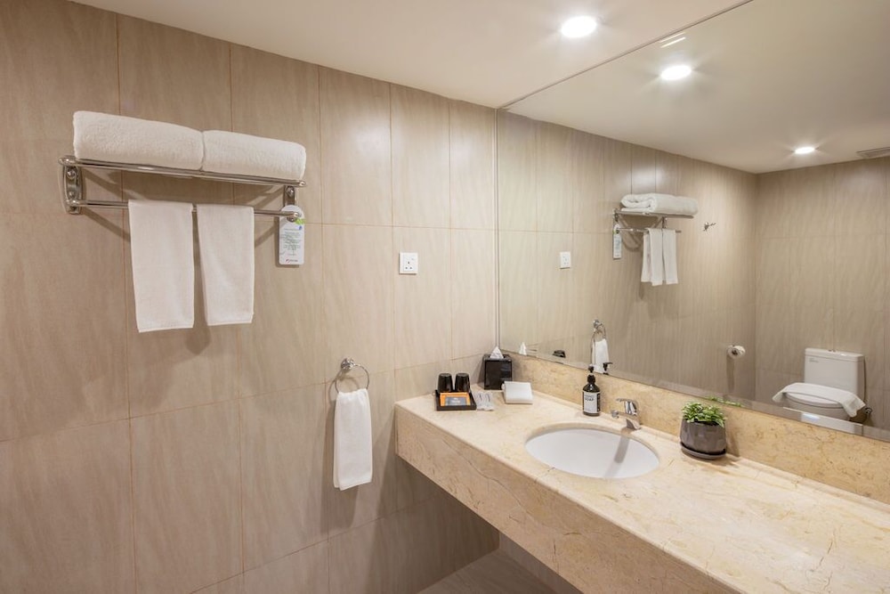 Rocana Hotel 40/40