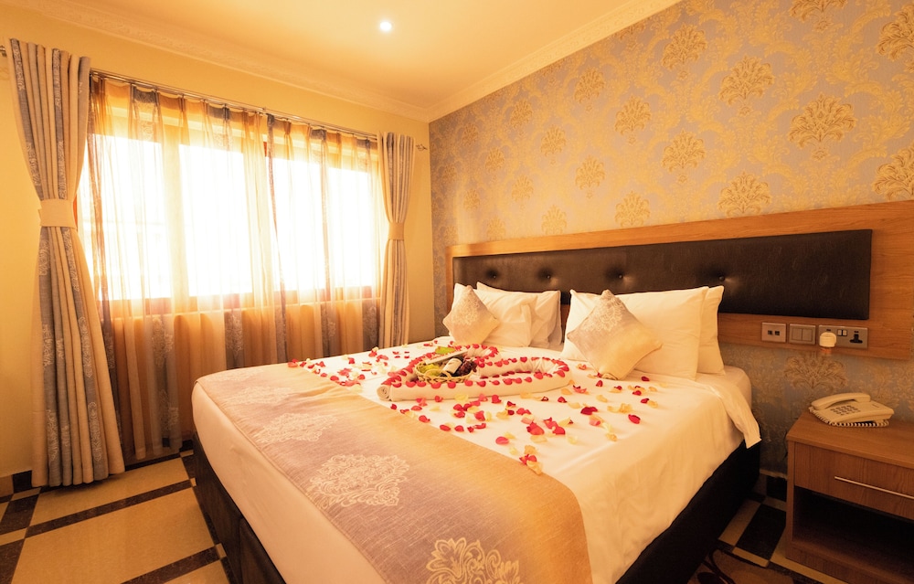 West Lerruat Hotel 13/47