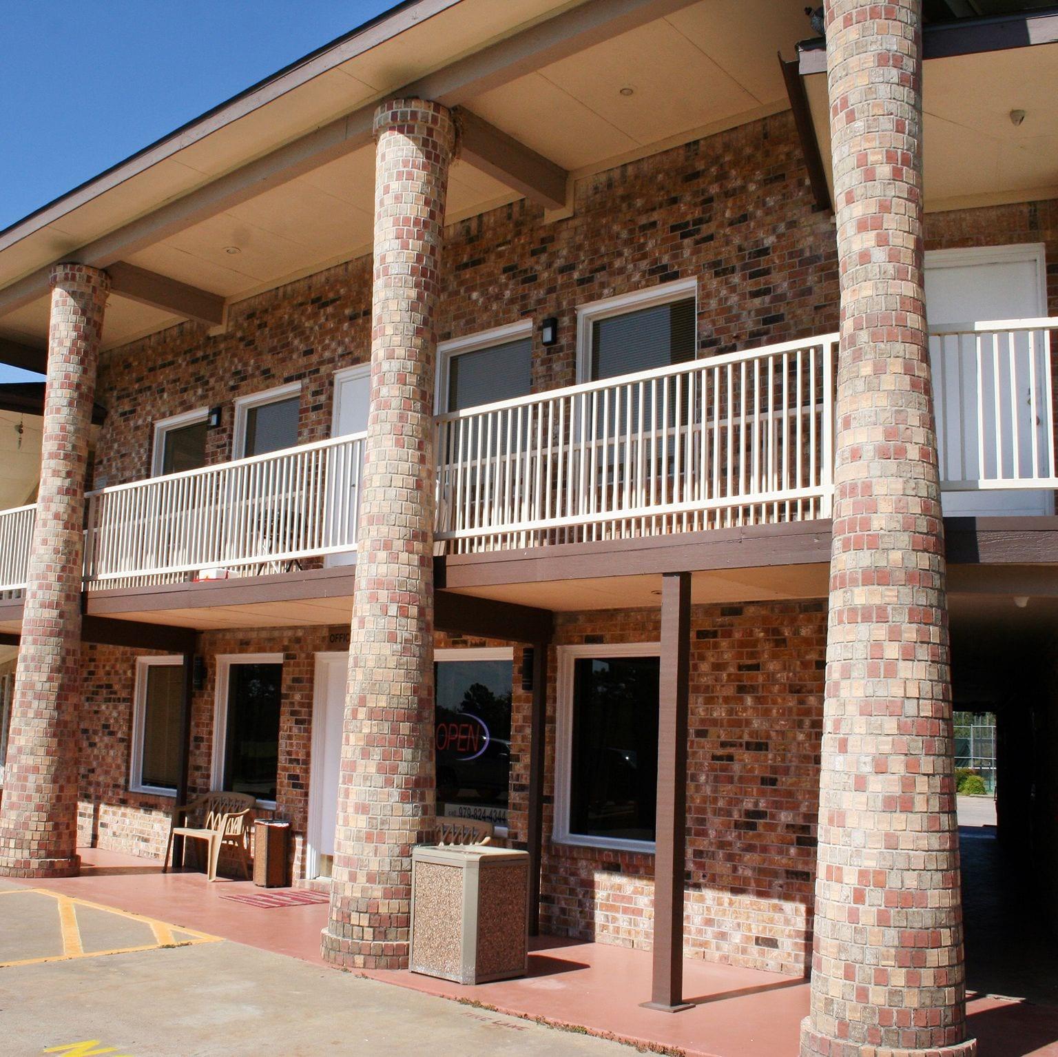 Lakeview Hotel 3/32