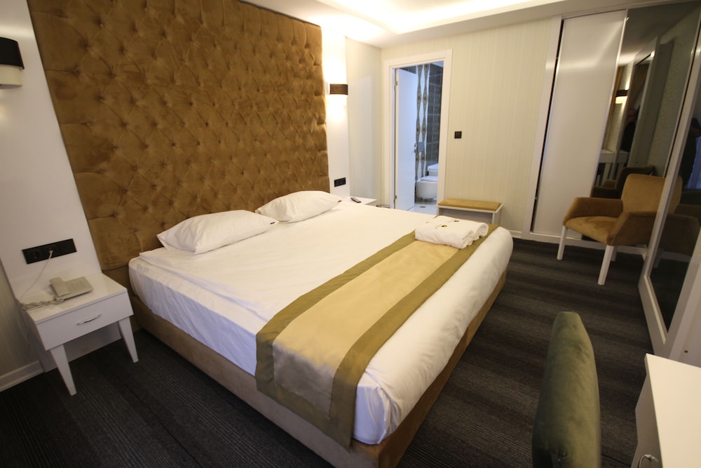 Grand Silay Hotel 22/50