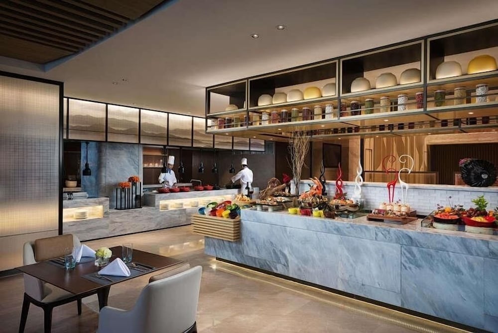Howard Johnson by Wyndham Yacht Club Hotel Changsha 4/30