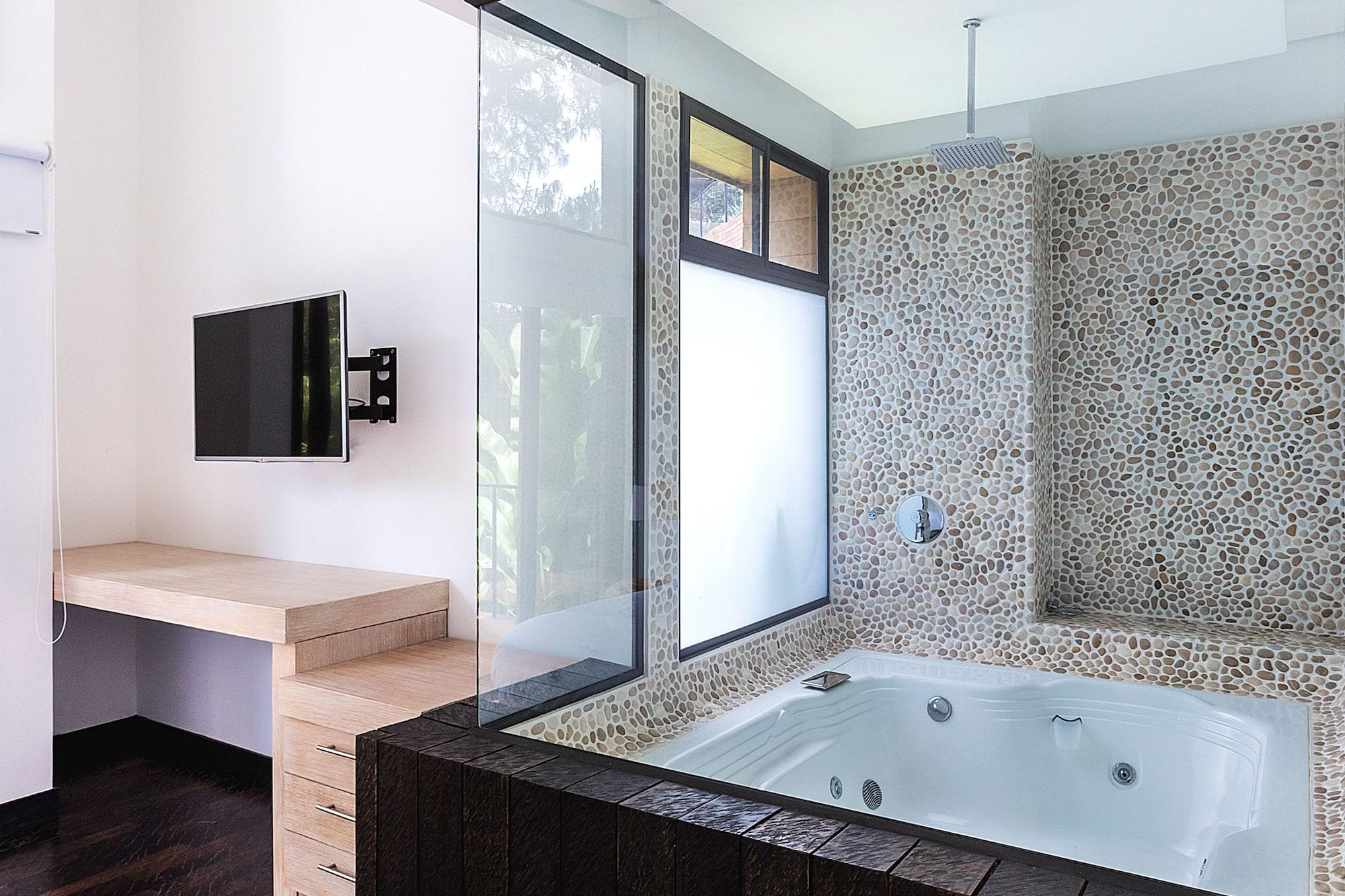 Luxe by The Charlee 50/50