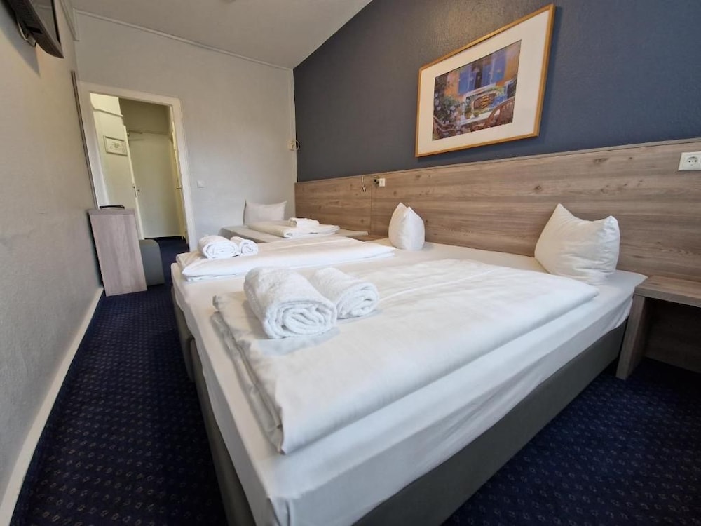 Hotel Mercedes Hamburg 16/48