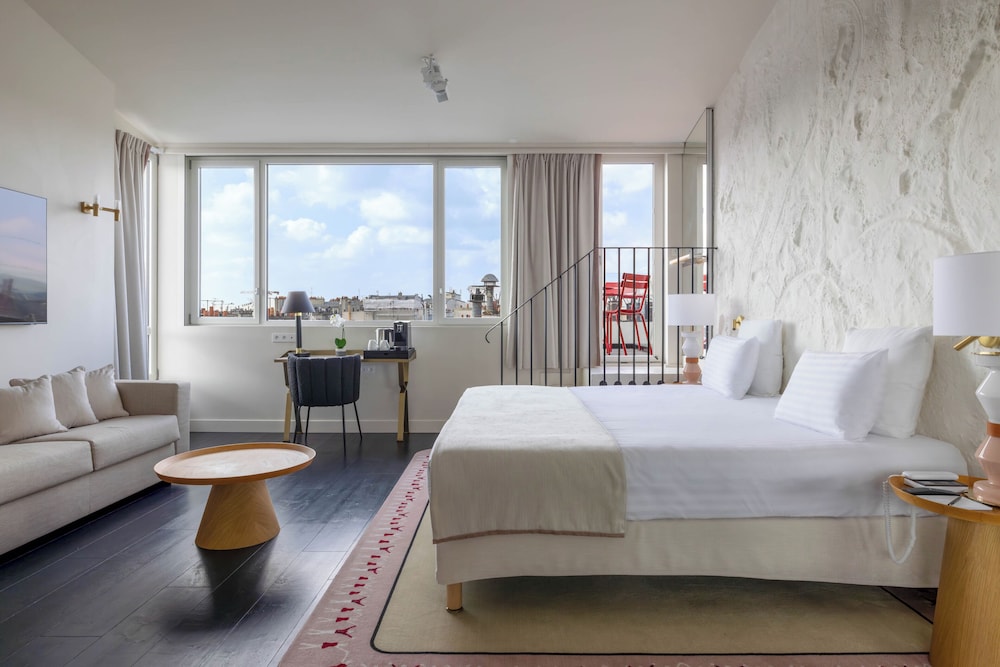 Privilege, Eiffel View, Terrace