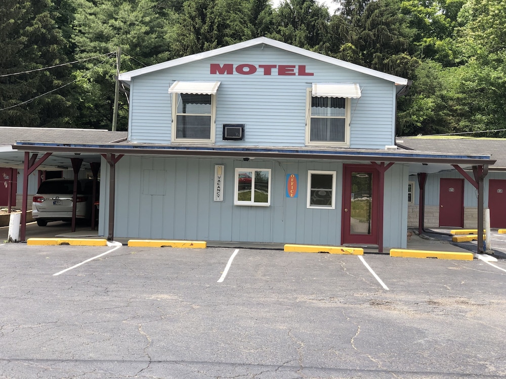Royal Motel 1/25