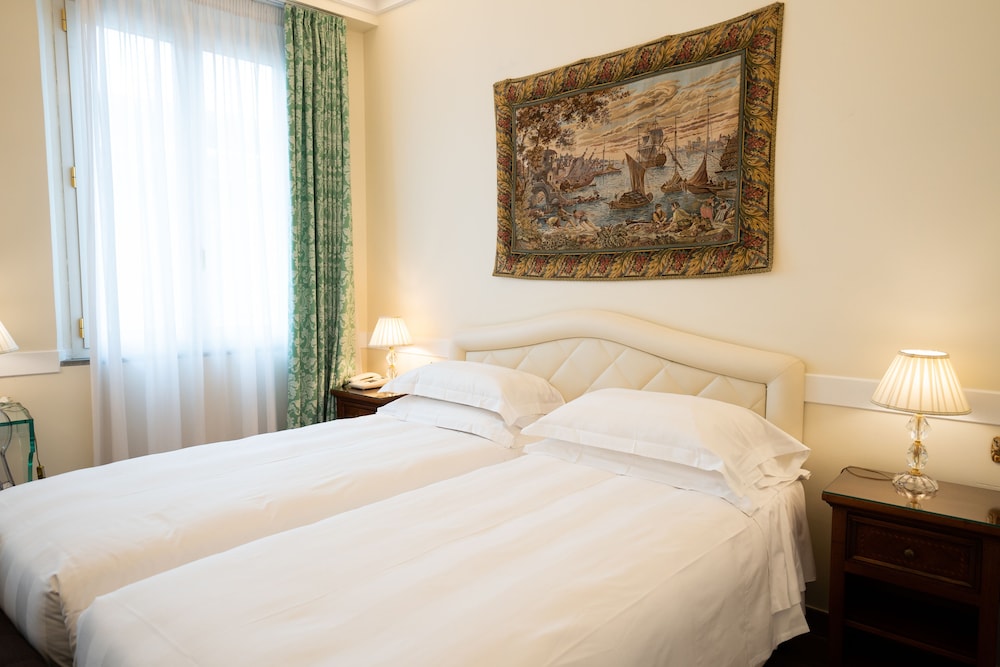 STANDARD, DOUBLE OR TWIN BED