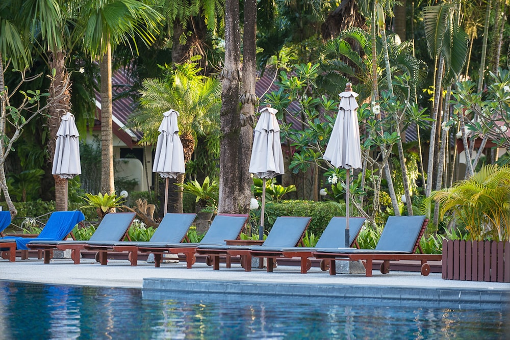 Deevana Patong Resort and Spa 65/68