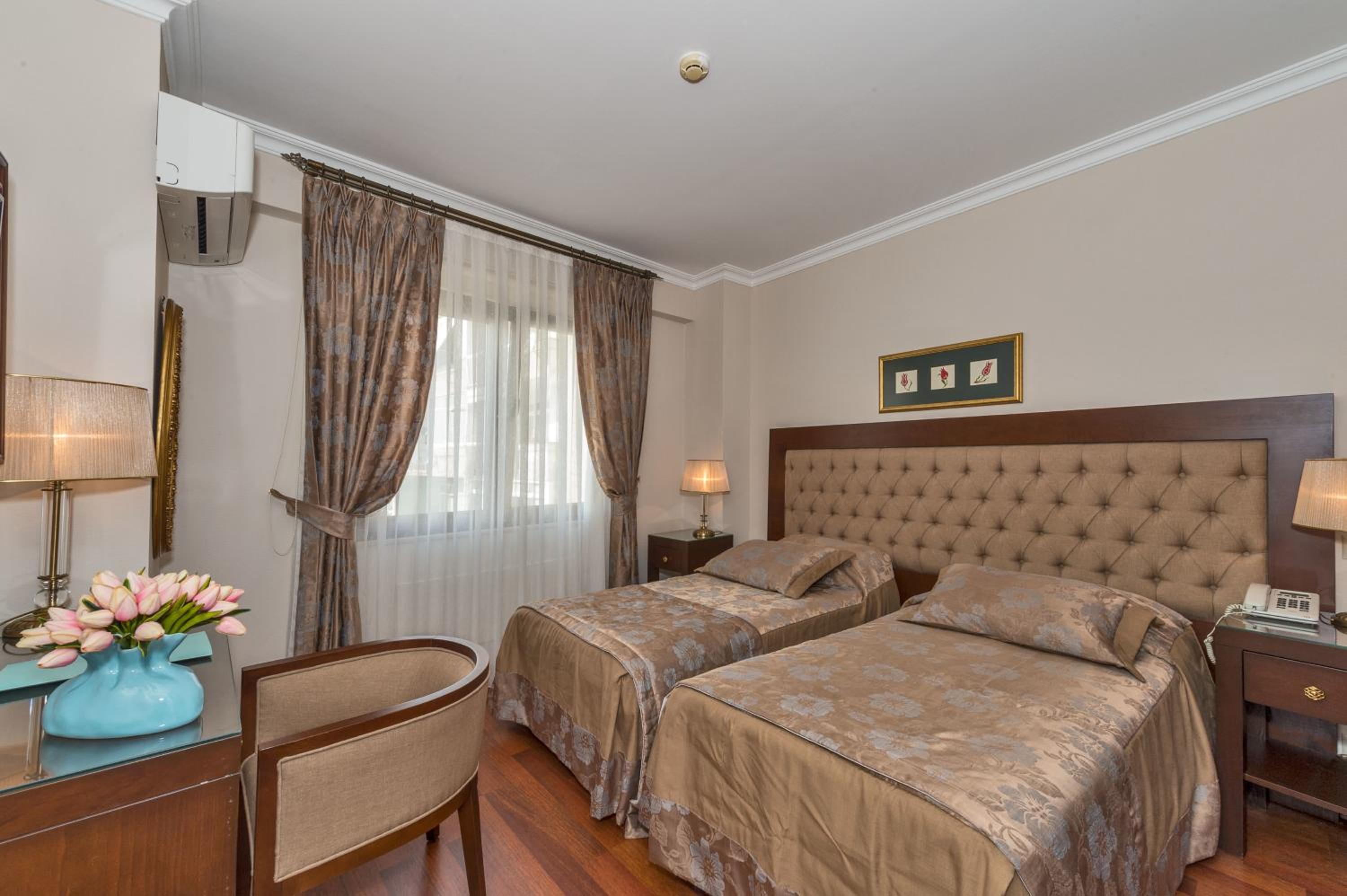 غرفة بسرير مزدوج أو سريرين منفصلين، Ramada Encore By Wyndham Kuwait Downtown 4/10