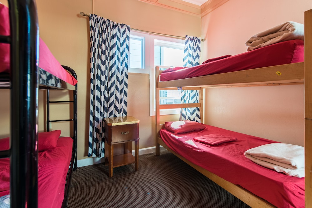 DELUXE, DOUBLE BED