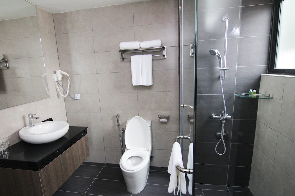 Imperial Regency Suites and Hotel Petaling Jaya 49/50