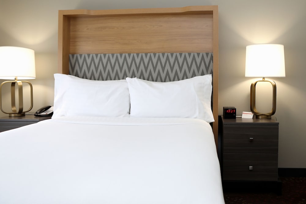 Holiday Inn Chicago O'Hare 15/71