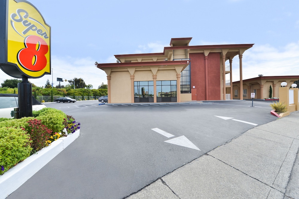 Super 8 By Wyndham Vallejo/Napa Valley thumb 4