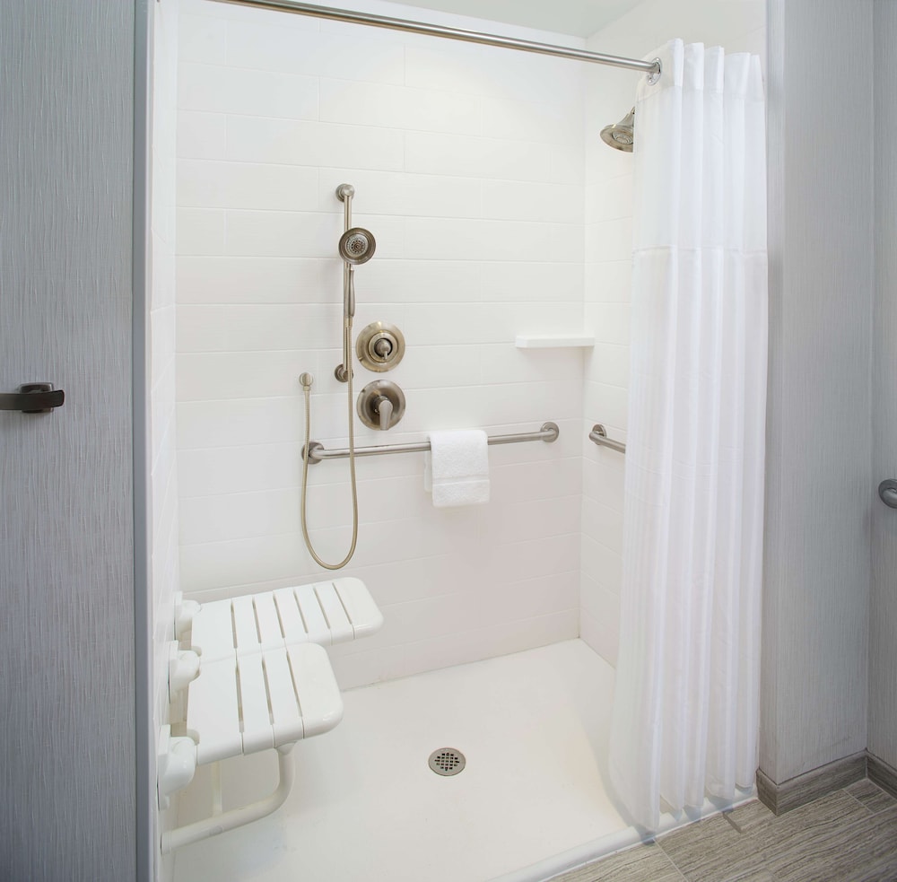 Hilton Garden Inn Dallas Arlington South Tx 13/50