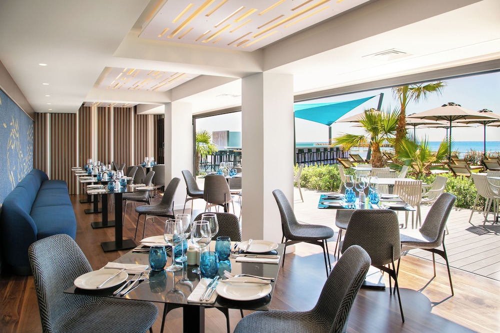 Mercure Larnaca Beach Resort 28/39