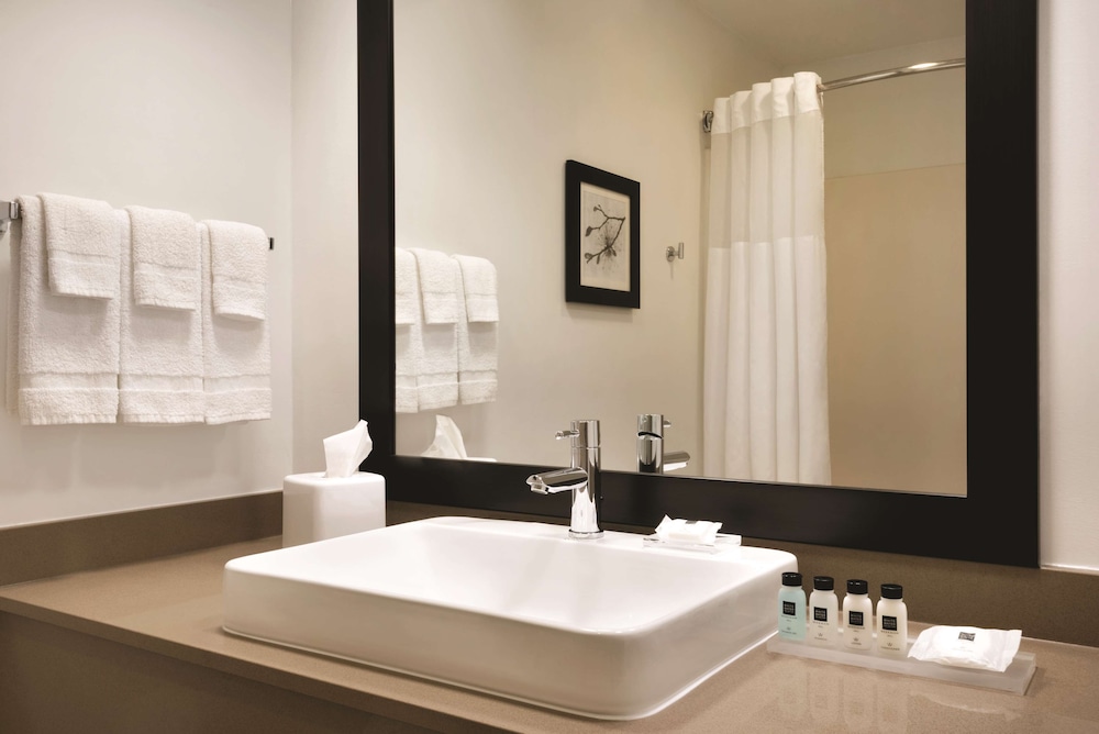 Country Inn & Suites By Radisson, Des Moines West, IA 12/48