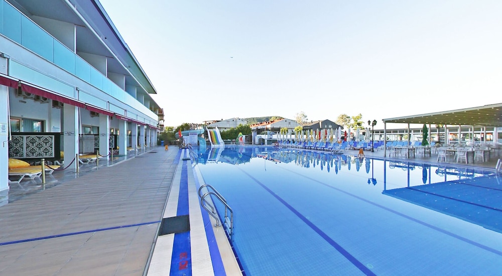 Cetin Prestige Resort 26/49