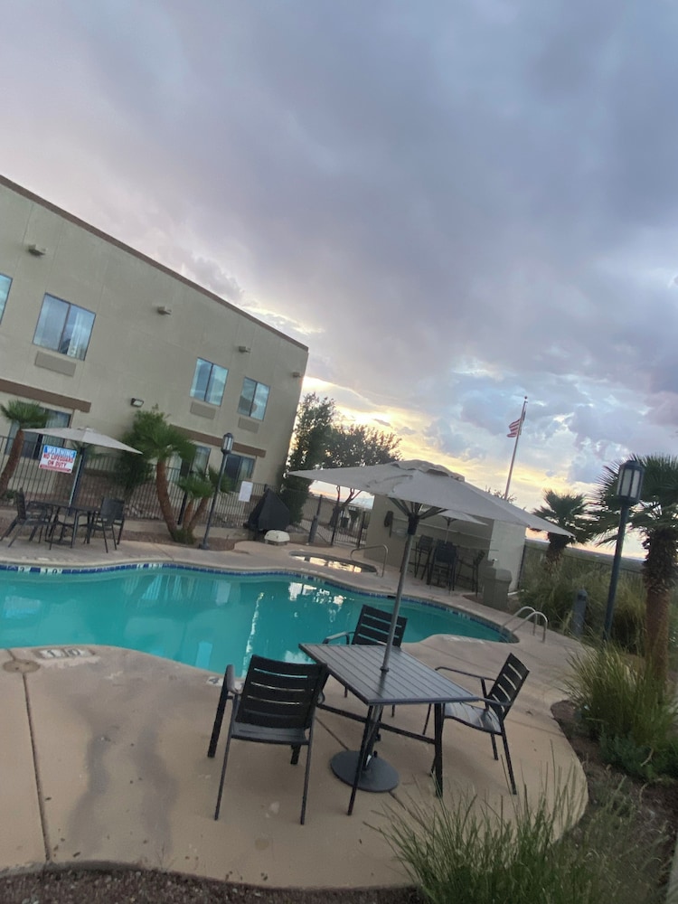 Tombstone Grand Hotel, a Baymont by Wyndham 5/50