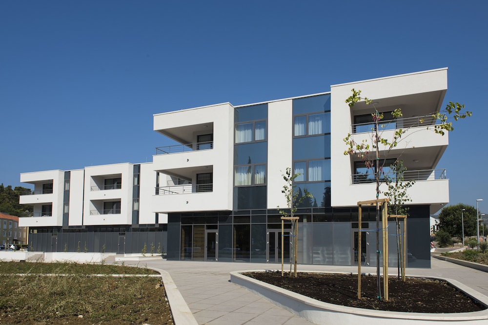 Maistra Select Premium Apartments Srebreno in ZUPA DUBROVACKA
