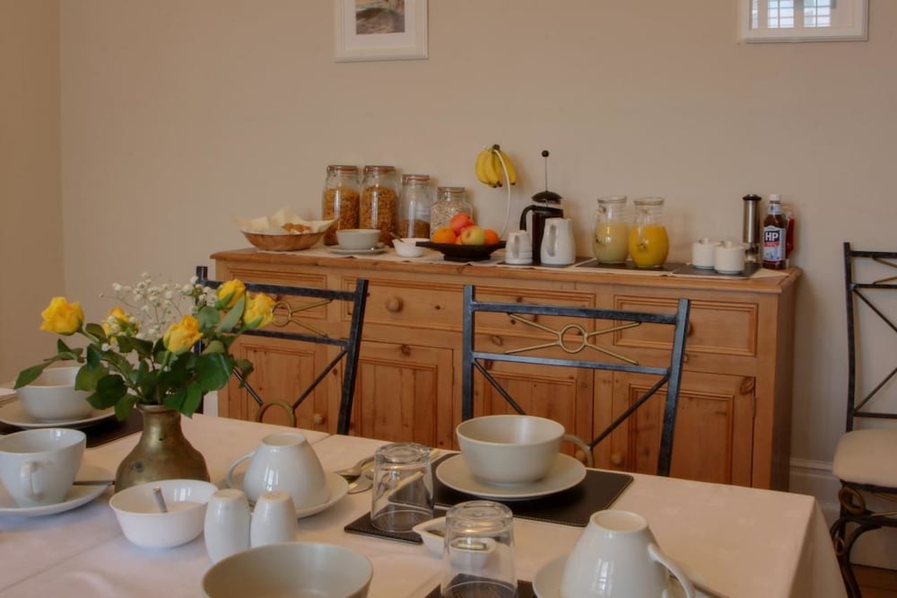 Gyves Guest House 13/17