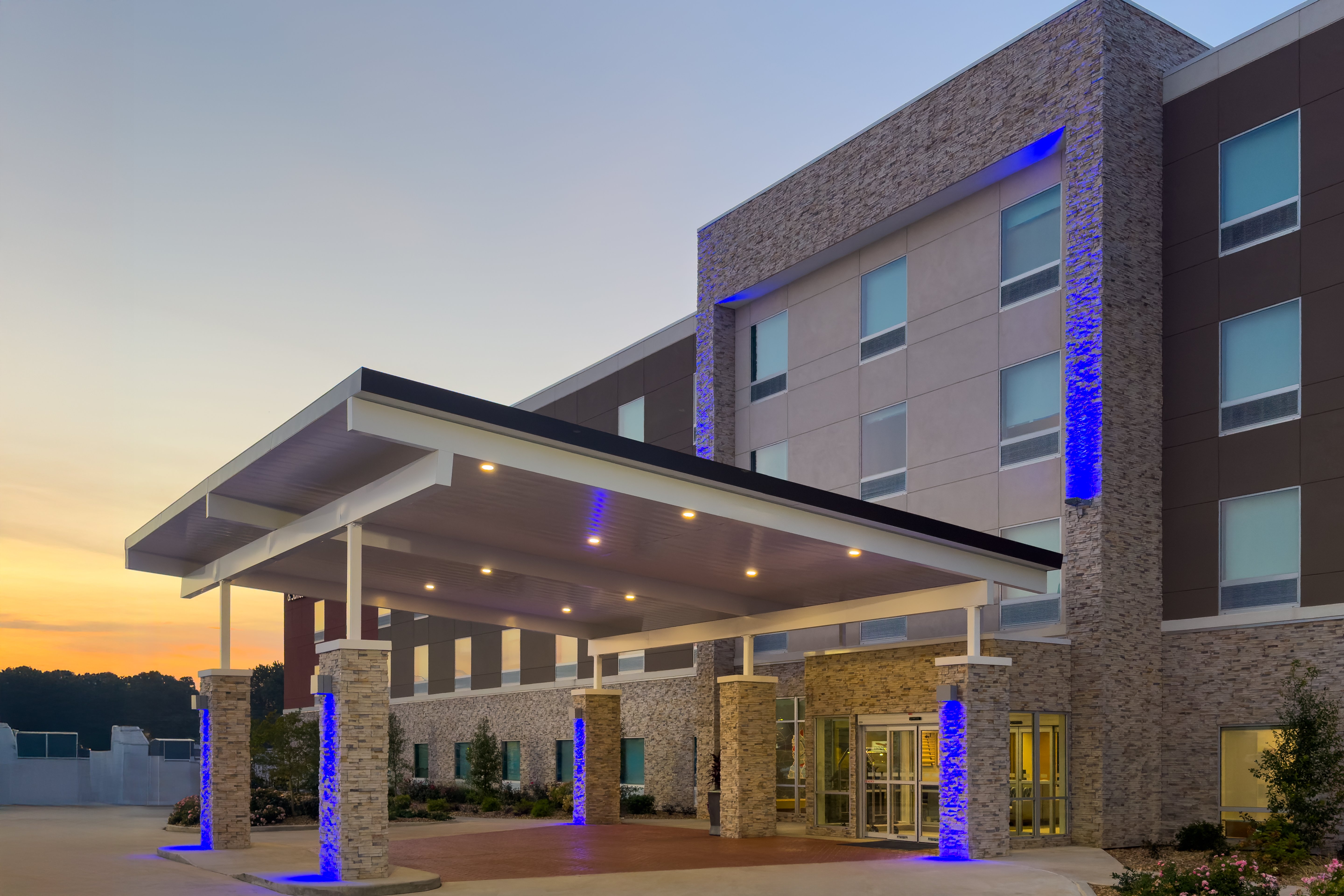 Holiday Inn Express & Suites Meridian I-20, an IHG Hotel 1/35