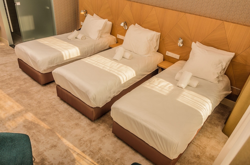Amadi Panorama Hotel 33/61