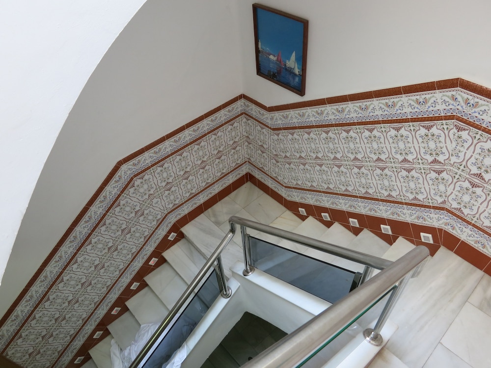 Hostal Guillot 1/18