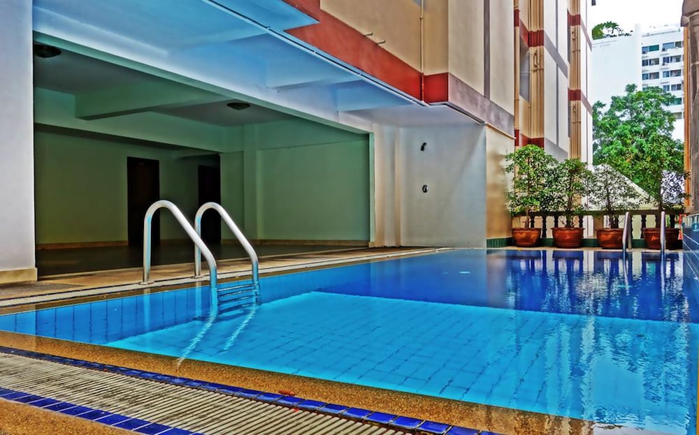 Lek Jomtien Hotel 11/23