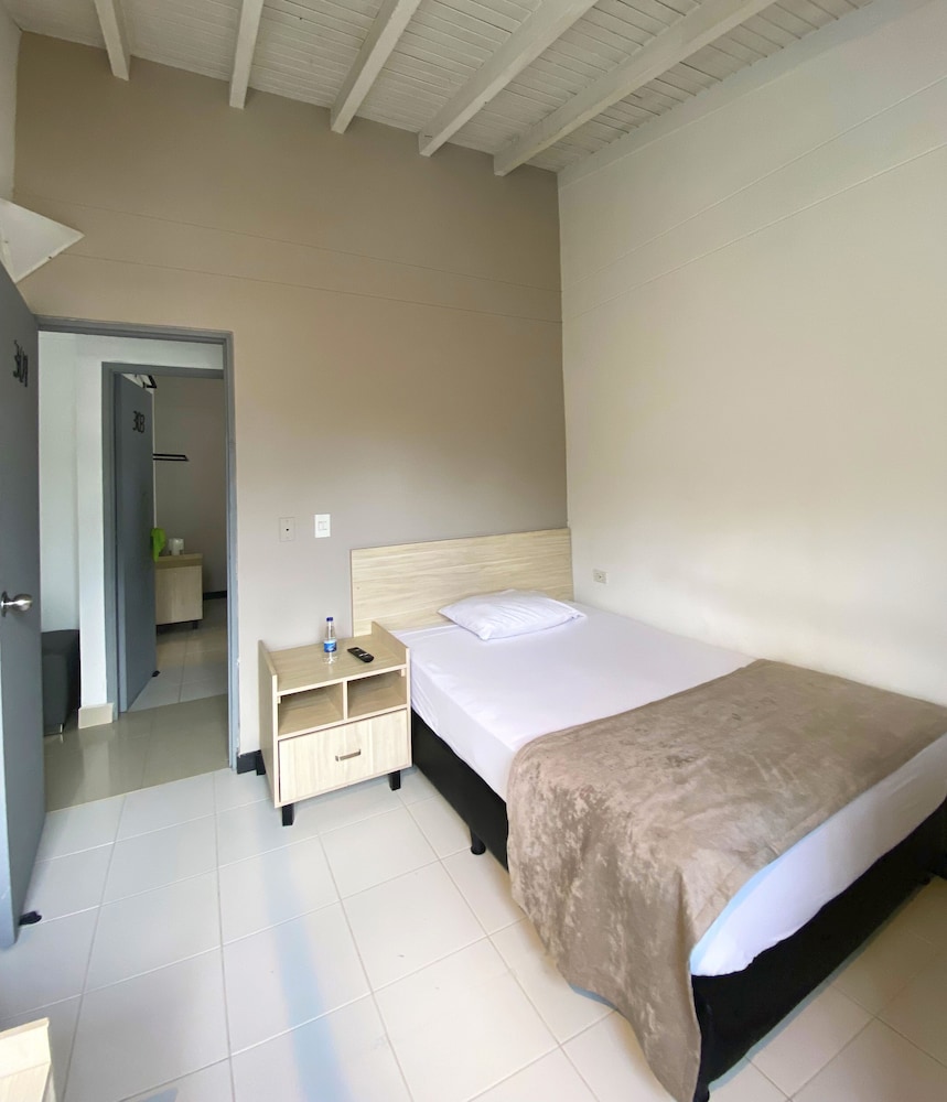 Ayenda 1224 Pixel House 9/53