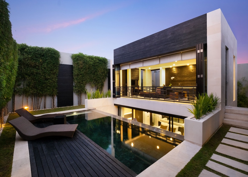 eqUILIBRIA SEMINYAK 4/62