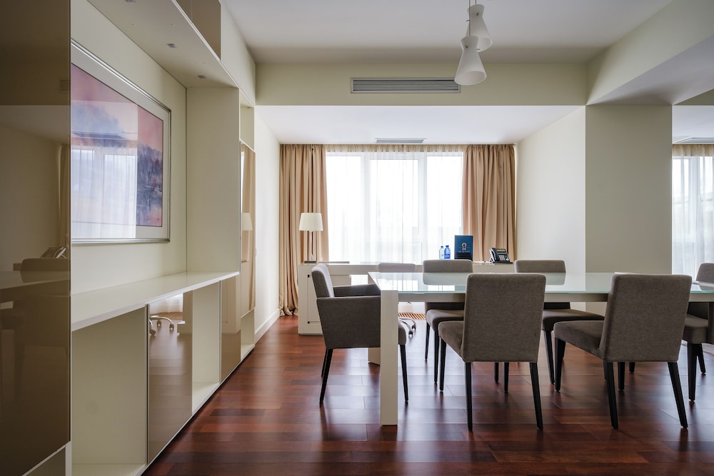 Park Hotel Almaty 44/55