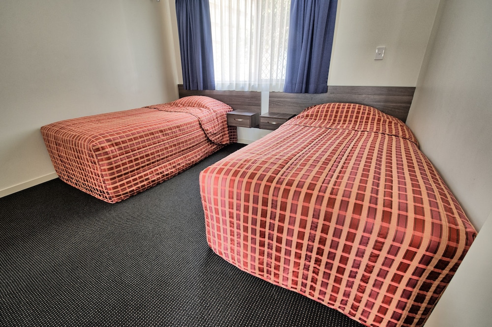 Quality Hotel Robertson Gardens 24/42