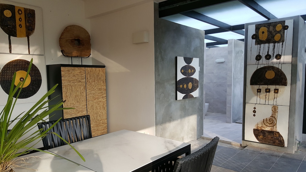 Lot 33 Boutique Hotel 21/50
