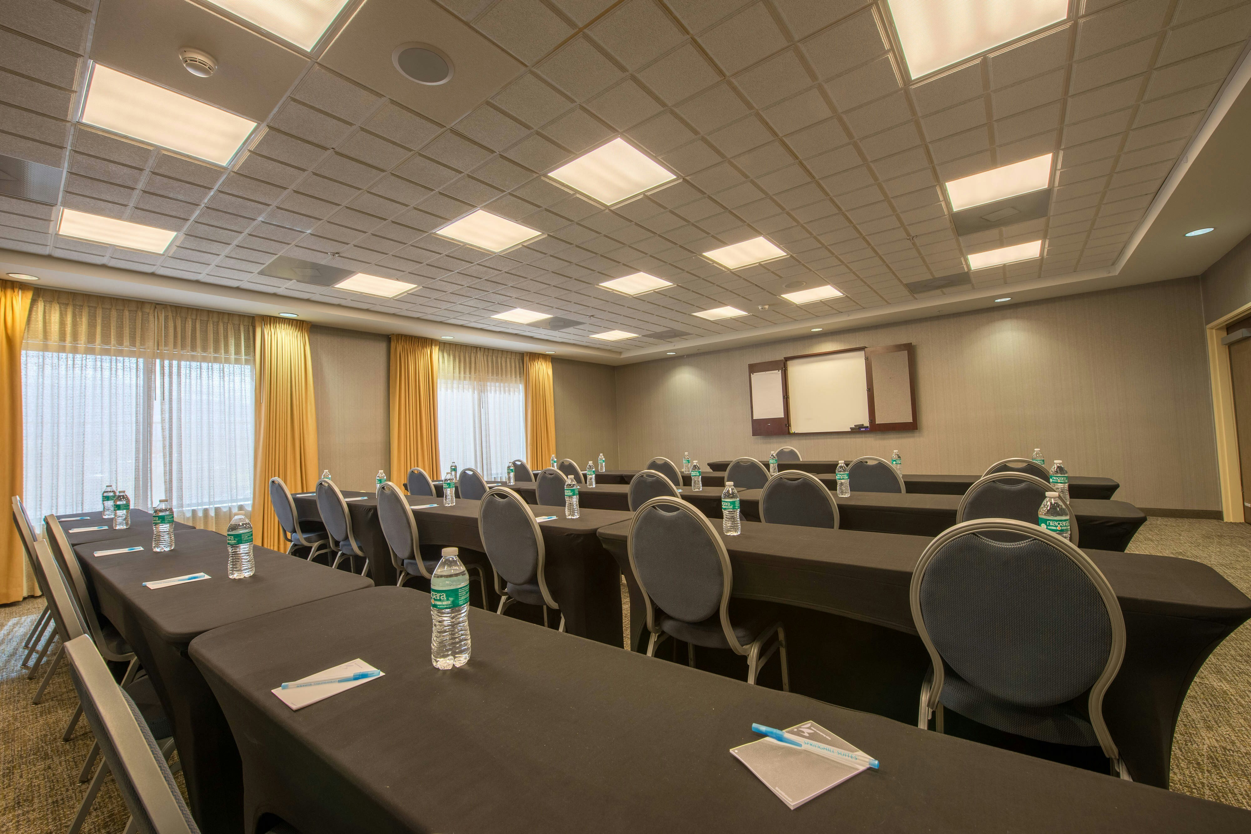 Springhill Suites by Marriott Ridgecrest 36/44