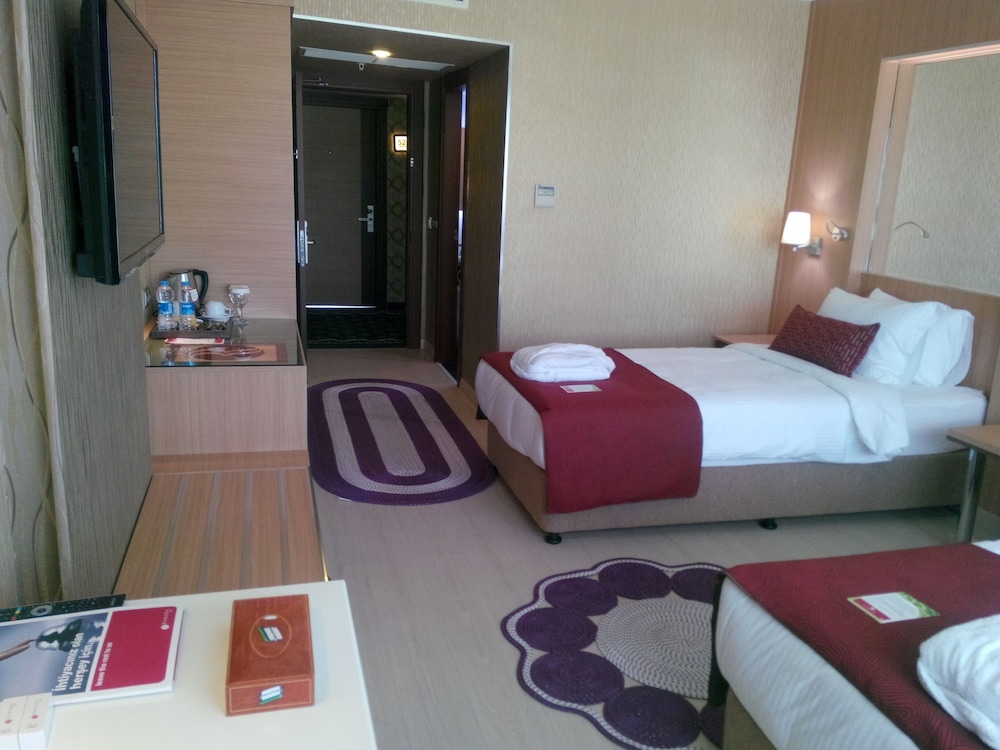 Ramada By Wyndham Usak 14/48