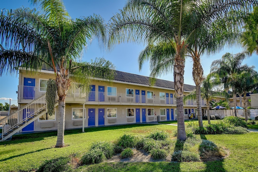 Motel6 Riverside, CA - South in RIVERSIDE - CA