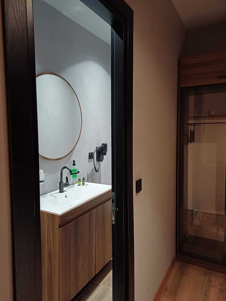 Elia Otel 30/32