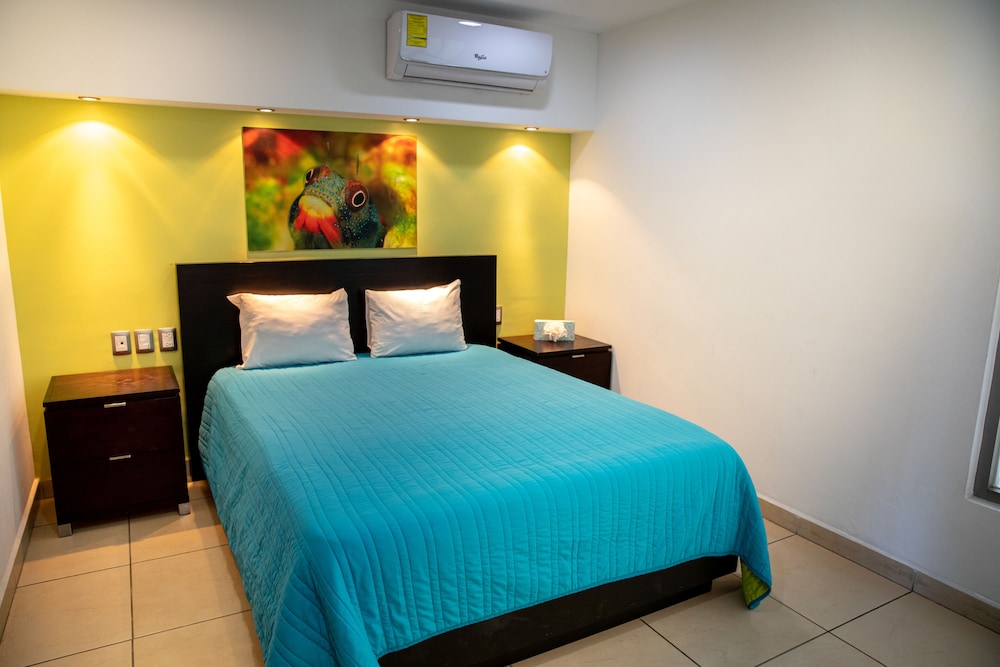 Ramada by Wyndham Acapulco Hotel and Suites 17/61