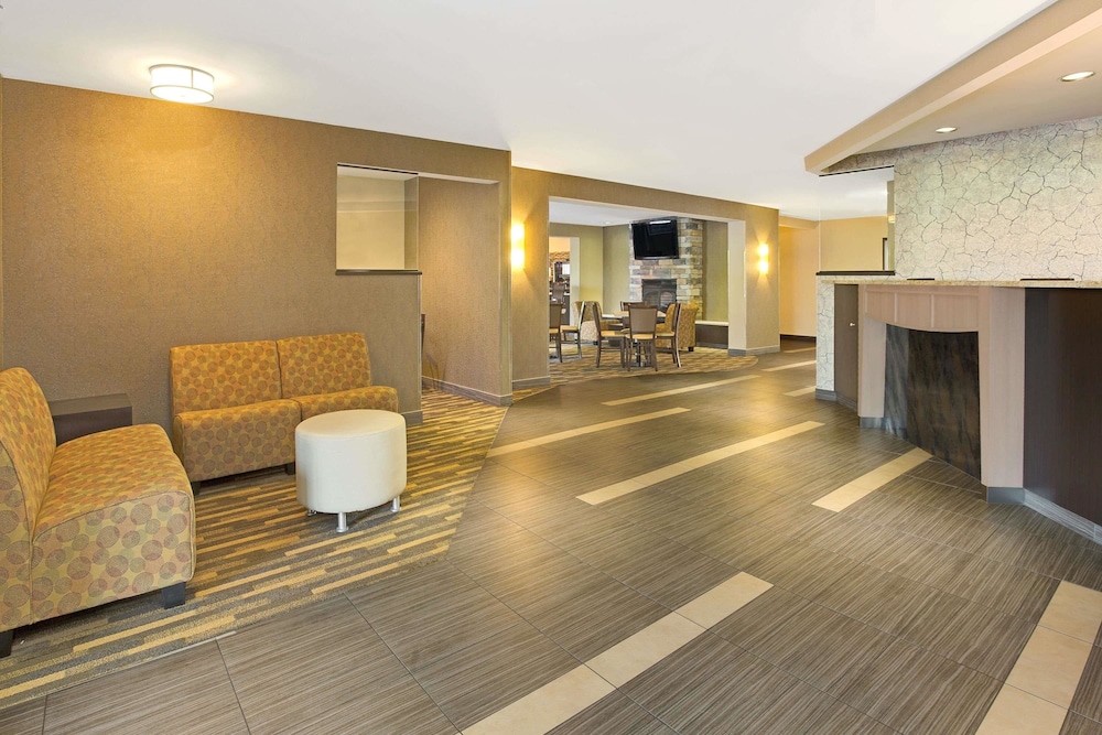 Hawthorn Extended Stay by Wyndham Cincinnati/Sharonville 19/24