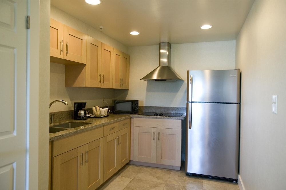 Best Western Plus Island Palms Hotel & Marina 8/46