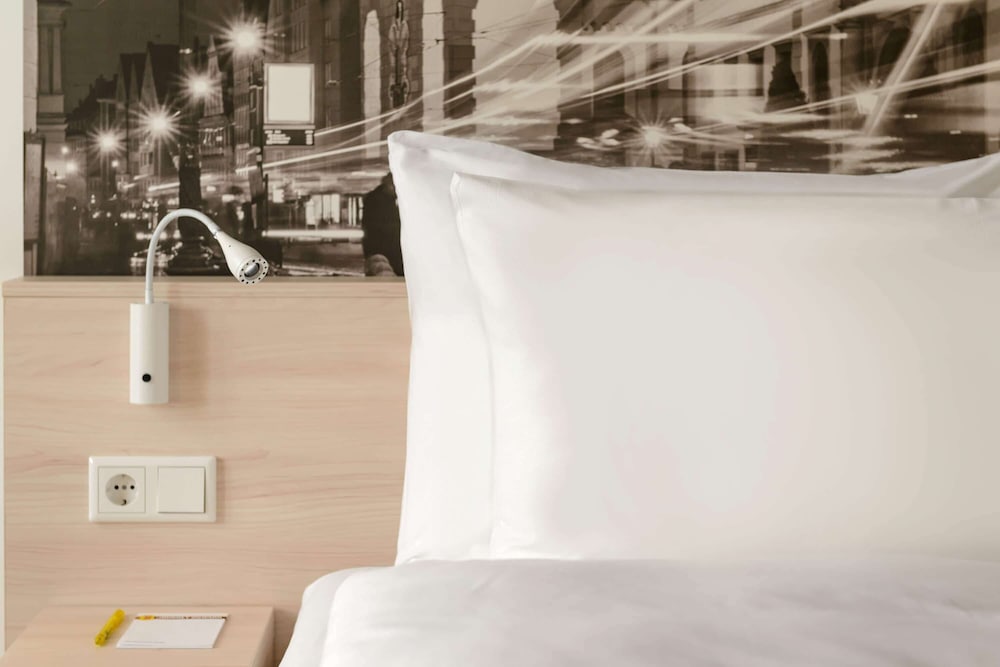Super 8 by Wyndham Augsburg 29/53