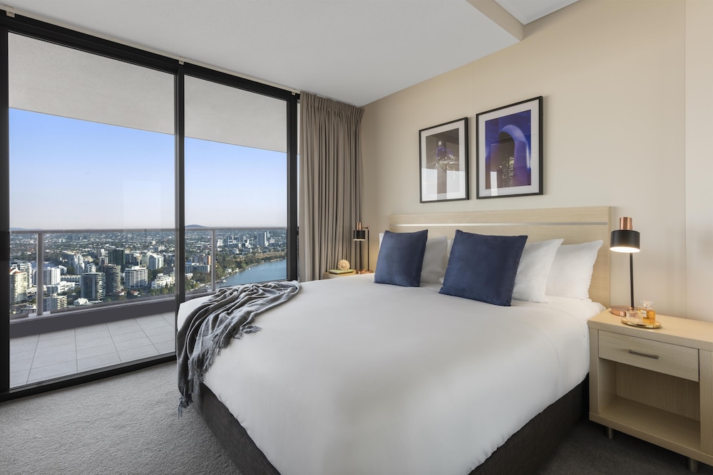 Oaks Brisbane Aurora Suites 17/74