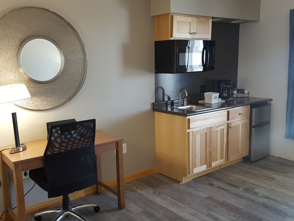 Days Inn by Wyndham Kill Devil Hills Oceanfront - Wilbur 8/59