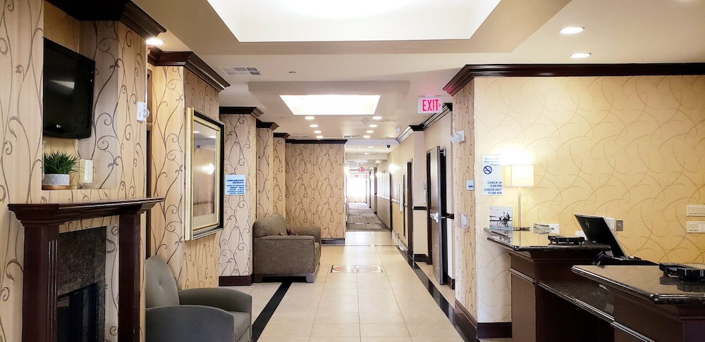 Holiday Inn Express Hotel & Suites Frazier Park 42/67