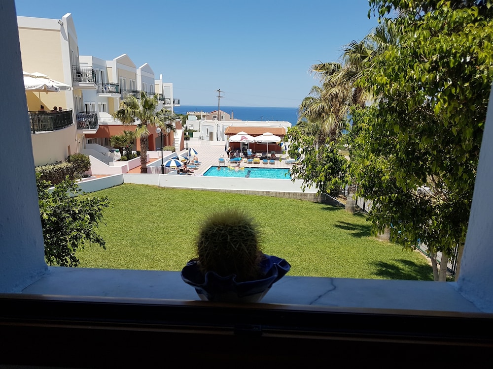 Camari Garden Apartments 15/21