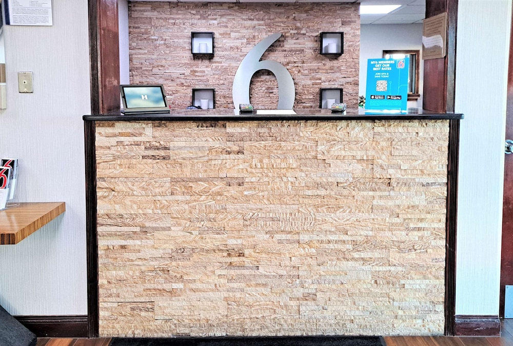 Lobby at Studio6 Suites Catonsville, MD – Baltimore West, CATONSVILLE - MD