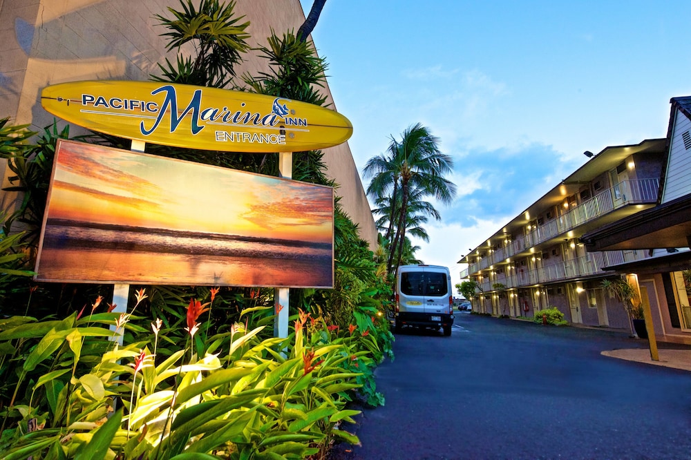Pacific Marina Inn 5/53